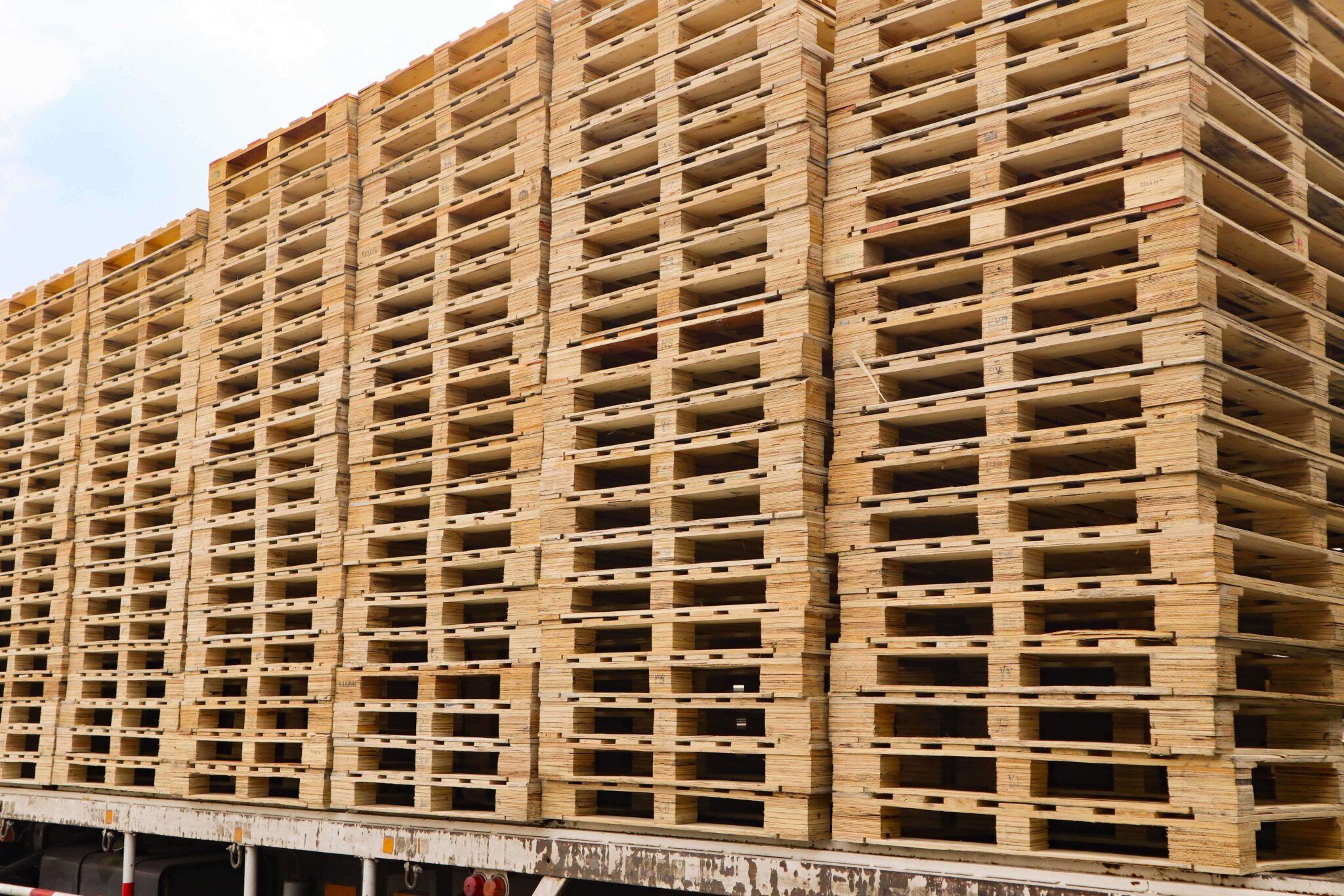 Продажа поддонов ? Розница ?Опт ? Доставка по всему Казахстану ?? +7 ...